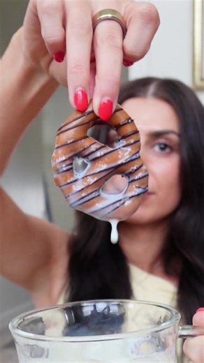 Delicious Chocolate Covered Pretzels