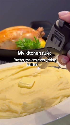 Butter + chive potato puree 💛| Maddie cooking #recipe