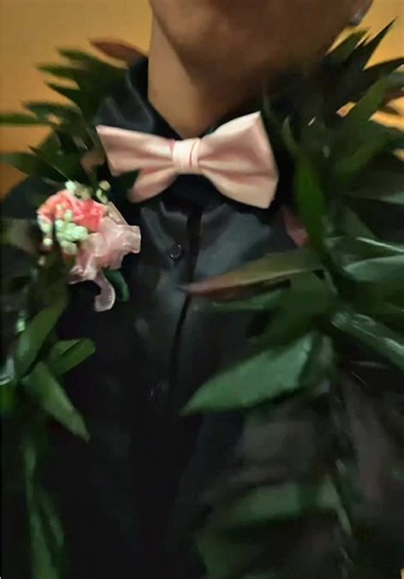 I kissed him back I promise 😭 #seniorprom 🤍 | prom transitions