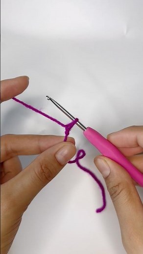 🧶 How to Make a Slip Knot | Easy Crochet Tutorial for Beginners