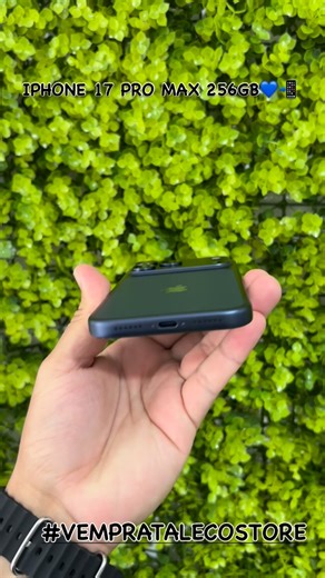 Taleco IPhones Curitiba | Azul que impõe respeito 📲💙✨ iPhone 17 Pro Max na cor mais desejada do momento. Novo, lacrado e com garantia. Disponível na loja 📲 | Instagram