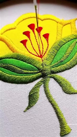 Comment réparer un trou dans un tissu 😍🥰 🧵 #comment #astuce #tutoriel #broderie #art