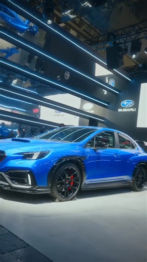 昨日公開された、STIコンプリートカー「S210 PROTOTYPE」は「SUBARU WRX NBR CHALLENGE」の直系モデル。 空気の流れを整える新開発のスポーツサイドガーニッシュや、STIドライカーボンリヤスポイラーをはじめとするエアロパーツを装着し、高い高速安定性やハンドリング性能を実現させました。 またインテリアはブラック基調で運転に集中できる空間としながらも、レッドカラーのプリテンショナー&フォースリミッター付フロント3点式ELRシートベルトや各所インテリアパーツのステッチを加える事で、走りへの期待感と所有する喜びをもたらします。 | 株式会社ＳＵＢＡＲＵ