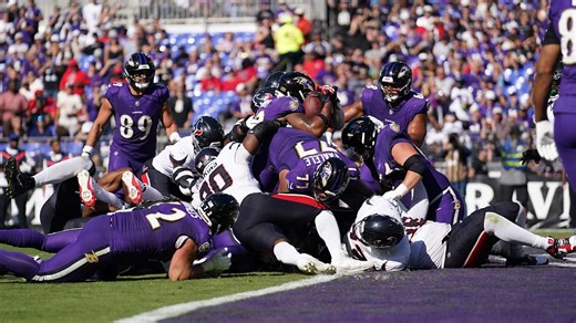 Highlight: Derrick Henry Barrels Through Defenders for Touchdown