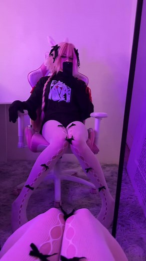 Showcasing Tights in Cosplay: Astolfo Style
