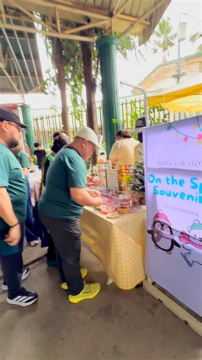 Christmas Gifts made on the spot at IJMS! | Bows and Buttons Events & Blooms | Facebook