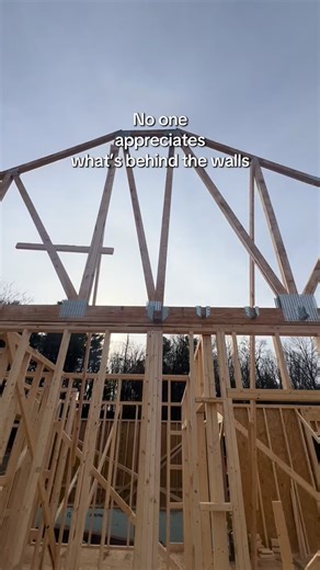 ✅Truss ✅ Stud-Pac ✅ 3Ply 2x12 Squash Blocks ✅ 3 Ply LVL ✅ Metwood Column ✅ Rebar Inforced Footer • #building #newconstruction #customhome #framingconstruction #girlswhobuild #construction #virginia | 225 Construction