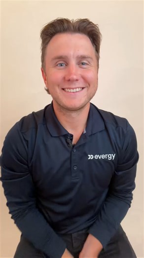 When a ceiling fan spins counterclockwise, it pushes cool air down to the floor which creates a “wind chill” effect, making you feel cooler. By making this simple adjustment to your ceiling fans, you could potentially save 30% on your energy bill. | Evergy