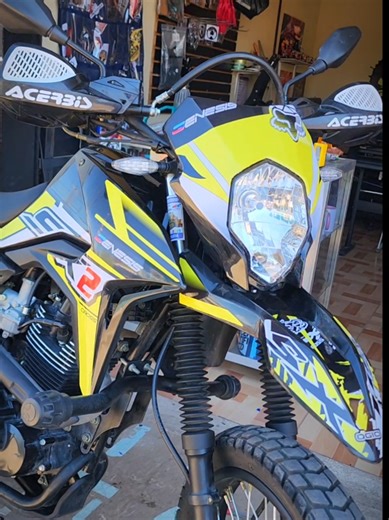 #sx2 Con su kit original mas algunas extras #genesis #motospersonalizadas #diseños #wrap