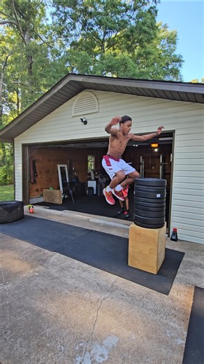 Box Jump Training with Jbyrd #LenZLady #BoxJumps #Dunk #Jumping #Athletes
