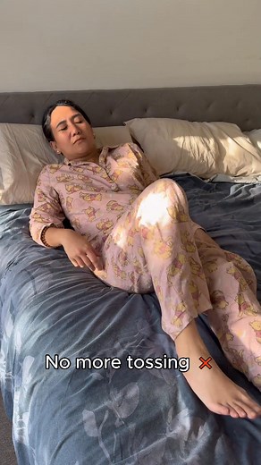 If you find it difficult to fall asleep…it’s not you 🤨 It’s most likely caused by your old unsupportive pillow! Most pillows do not support your body properly, causing you to toss and turn in pain all night ❌ That’s not ideal when you’re trying to have a deep, restorative sleep 🌙 The Pillow Pod supports your entire body, helping you to get to sleep easier and helps you stay asleep longer 💤 So it’s easy to see why it’s Australia’s Favourite Support Pillow 👇 www.pillowpod.com.au | Pillow Pod