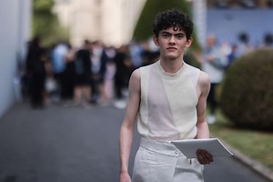 Is Joe Locke gay? Current partner and past relationships