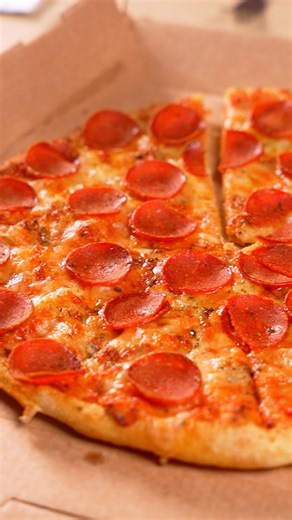 O melhor dia da semana chegou trazendo pizza em dobro para a sua casa 😎 Vem aproveitar! #AMaiorPizzariaDoMundo *Promoção válida às terças-feiras. Na compra de duas (2) pizzas, a pizza de menor valor não será cobrada. Válida para as seguintes opções: (A) pizzas médias, nas massas fina, tradicional ou borda recheada, nos sabores salgados de cardápio; (B) pizzas grandes, nas massas fina, tradicional ou borda recheada, nos sabores salgados de cardápio, disponíveis no link: https://www.dominos.com.b