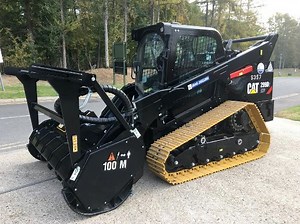 Cat Compact Dealer Versatile Equipment, has really gone to town with its latest machine makeover. Check out its video on the Cat 299D2 XHP compact steel tracked loader with HM418C Mulcher attachment. | Finning UK and Ireland