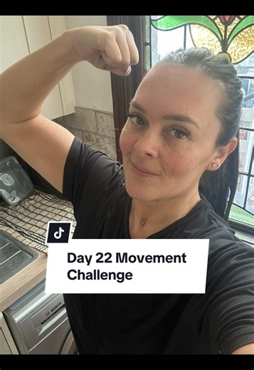 It’s day 22 - part 22! Woah we’ve come so far already. I’m really starting to see small improvements in my posture, my core and my energy levels. Tomorrow means it’s resistance bar time and I’ll continue with resistance until day 30! I’m so proud of you #30daymovementchallenge #morningroutine #athomefitness #kettlebell