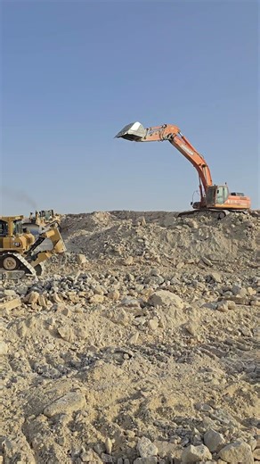 #caterpillar#bulldozer #hebi #machinery #puss #stone #excavator #please_subscribe_my_channel