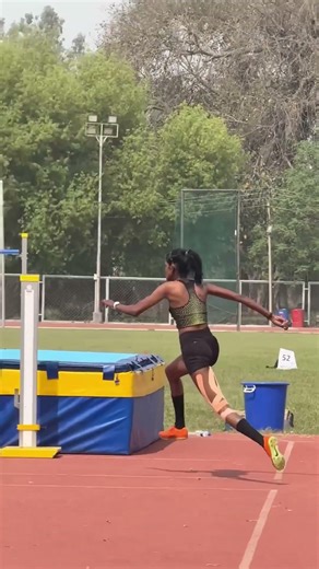 High jump girl Indian athlete keep support #trending #olympicsport #trackandfield #ytshorts #yt