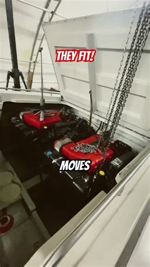 There’s a theme occurring on this boat 🔴⚫️ Formula 302 SR1 with Mercruiser 7.4L MPI MAGS!! #speed