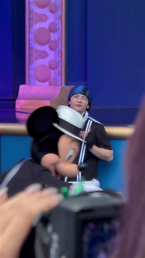 どこー？ってミッキーさがしてるの可愛い♡ #ディズニーランド #ディズニーリゾート #クラビダンサー #クラブマウスビート #クラブマウスビートダンサー