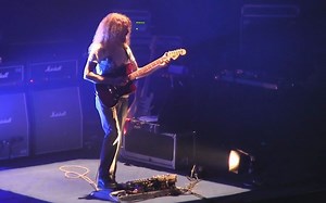 Steven Wilson 智利现场 2013 - Guthrie Govan 演绎 Drive Home 尾奏