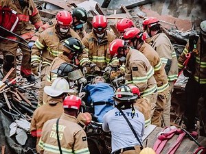 Timeline: Downtown building collapse as it happened