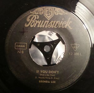 Brenda Lee - Rusty Bells