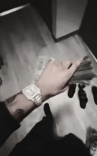 @punchmadedev flexing 70k on instagram live. #him#fyp #punchmade #viral #cool #rich #famous #dev# #punchmadedev