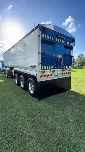 “Everything or Nothing” #topsoilorganicsqld #kenworth #Robuk #909