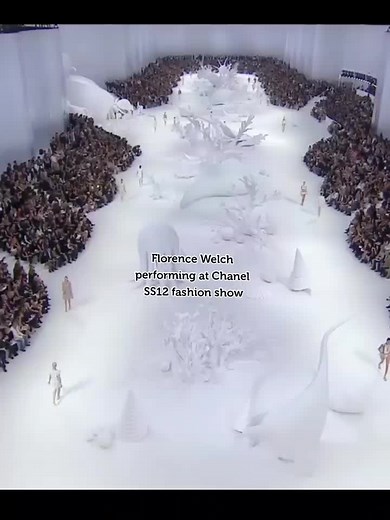 Florence Welch en el desfile de Chanel SS12