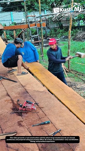 Human-Powered Wood Handling on a Construction Site | Practical Work Method Explained.