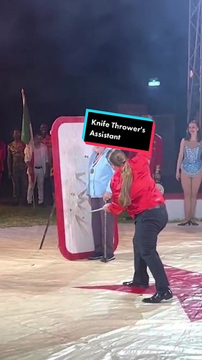 We guarantee you've never seen a 100th-birthday celebration like this one 🔪🎯 #knifethrowingskills #knifethhrower #100yearsold #circuslife #goodnews