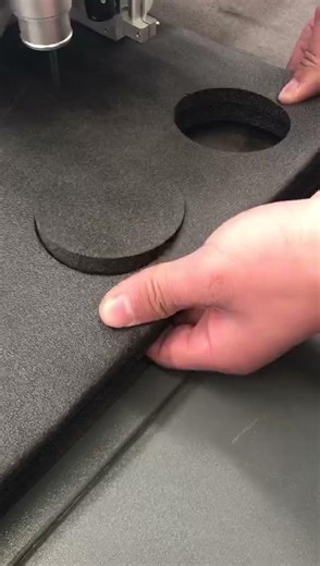 foam cutting machine