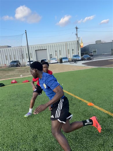 Mirror challenge #footballtiktok #training #soccer #louisvillekentucky #mk_fitlab