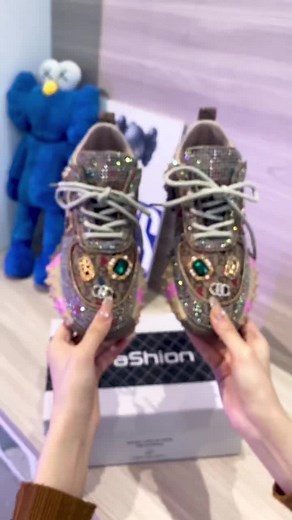 #nova9SEBeTheStar #2022fashion #tiktokmademebuyit #shoes #buchinghumpalace