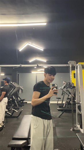 rain julian (@rain.julian)’s videos with som original - gui