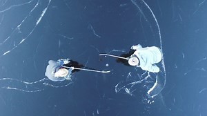 Drone captures ice hockey played on pristine lake frozen over in Maple Ridge (VIDEO) | Sports