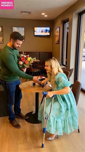 Kindness 🌸 in a Café: Heartwarming Connection Story #kindness #café #shorts