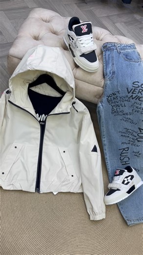 ✨ Collection Aïd 2026 🌙 Mode Coréenne 🇰🇷 Une collection inspirée de la mode coréenne, pensée pour un Aïd plein d’élégance et de modernité. _🌙 Aïd 2026 commence ici, avec une touche coréenne irrésistible. . � توصيل متوفر إلى 69 ولاية 🇩🇿 نوصّلو طلباتكم لكل ولايات الوطن بسرعة وأمان، حتى لباب داركم. اختاري ستايلك بكل راحة وخلي علينا الباقي . . : #Aïd2026 #CollectionAïd #ModeCoréenne #StyleCoréen #ModeFilles JeuneStyle TenueAïd LookAïd ModeEnfant ÉléganceJeune FashionGirls KoreanFashion | MISS 