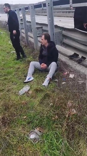 Bursa'da hafif ticari araç takla attı