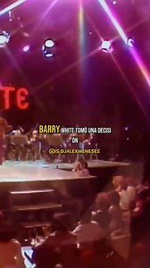 🎼 LOVE’S THEME The Love Unlimited Orchestra En 1973, una pieza instrumental cambió la historia del soul y la música orquestal moderna. “Love’s Theme”, compuesta y producida por Barry White, llevó el romanticismo al centro de la pista con cuerdas exuberantes, grooves suaves y una elegancia que definió toda una era. ✨ Fue el primer tema instrumental en alcanzar el número uno del Billboard Hot 100 en los años 70, demostrando que no hacían falta palabras para transmitir emoción. ❤️ Un clásico etern