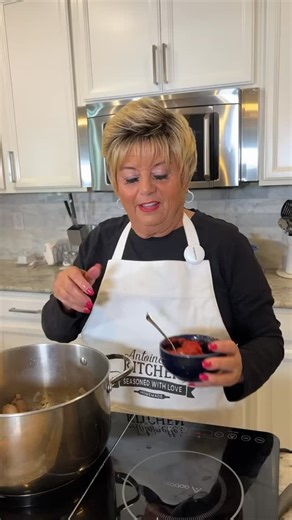 Antoinette’s Italian Kitchen on Instagram: "12 Steps to The Perfect Sunday Sauce 🇮🇹💯 Step #2 👩‍🍳 Add Tomato Paste and Dilute ✨ We’re making a delicious tomato sauce and the key ingredient is paste - it’s thick, rich, and adds flavor. So we’re diluting it to cut down the acidity and keep the sauce firm, sweet, and savory. Give it a try - it’s sure to be a hit! ❤️🇮🇹 Use the link in bio to get the full recipe ✅ #meatballs #sundaysauce #tomatosauce #paste #dilute #acidity #richflavor #antoine