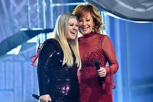 Kelly Clarkson and Reba McEntire’s Sweet Friendship, Explained: Their Best Moments