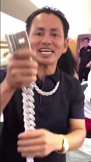 Floyd Mayweather Buys $1 Million Worth of Jewelry 🤯