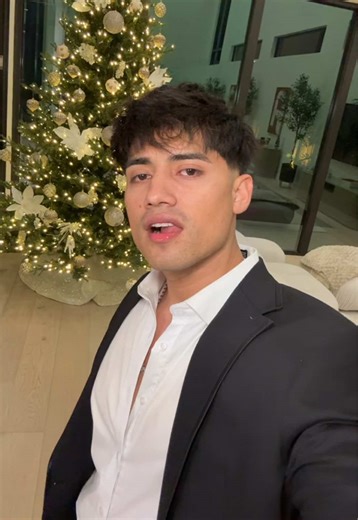 Feliz Año Nuevo: Celebrando con J Carlos Nuñez