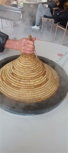 Chinese sturgeon stew preparation