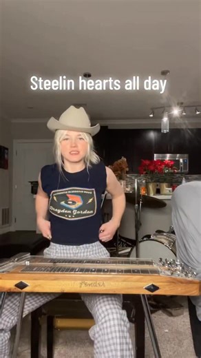Throwback to when I thought I was Kayton Roberts 🖤❤️🖤❤️🖤❤️❤️❤️🖤❤️❤️🖤❤️🖤❤️🖤❤️ 🖤❤️🖤❤️🖤❤️🖤❤️❤️❤️🖤❤️❤️🖤❤️🖤❤️❤️🖤❤️❤️❤️❤️ I have fun with it still but need to get back to practicing 🫵😂😂#naomicarman #steelguitar #countrymusic #classiccountry #blaircarman #nonpedalsteelguitar #singer #fyp #honkytonk #hankwilliamsiii #hankwilliamssr #kaytonroberts #stetson #fender #steelguitarplayer #steelguitarplayers #bubblegum | Naomi Carman