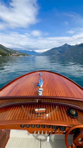 Dolce Vita at Lake Como on Instagram: "Hypnotic Classic boat ride at Lake Como #lakecomo #italy🇮🇹 #classicboats #ladolcevita #mood 📍Menaggio, Lake Como It’s always a especially feeling to ride a old Italian Classic boat at lake como. You can feel the beauty of nature with a light warm wind in your hair and you glide across the lake with a kind of hypnotic."