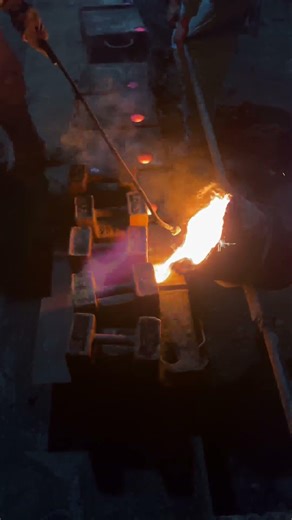 Cast Iron Pouring Process | Foundry Work in Pakistan