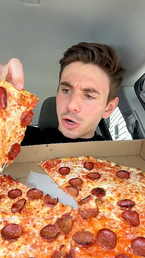 68K views · 611 reactions | One6Three Pizza Review in New Haven, Connecticut #pizza #pizzareview #foodreview #foodnetwork #foodcritic #localeats #FoodLover #mukbang #eatingshow #fypシ゚viralシ | Nik Metcalf Food Reviews | Facebook