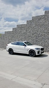 2021 BMW X6 xDrive40i – a perfect blend of luxury, power, and style! 🖤🚗💨 This sleek Sports Activity Coupe is powered by a 3.0L turbocharged inline-6 engine with a 48-volt mild hybrid system, delivering 335 hp and 330 lb-ft of torque. Paired with an 8-speed automatic transmission and all-wheel drive, it accelerates from 0-60 mph in just 4.7 seconds. Enjoy a smooth ride with adaptive M suspension, 20-inch M star-spoke bi-color wheels, and a towing capacity of up to 7,200 lbs. Inside, you’ll fin